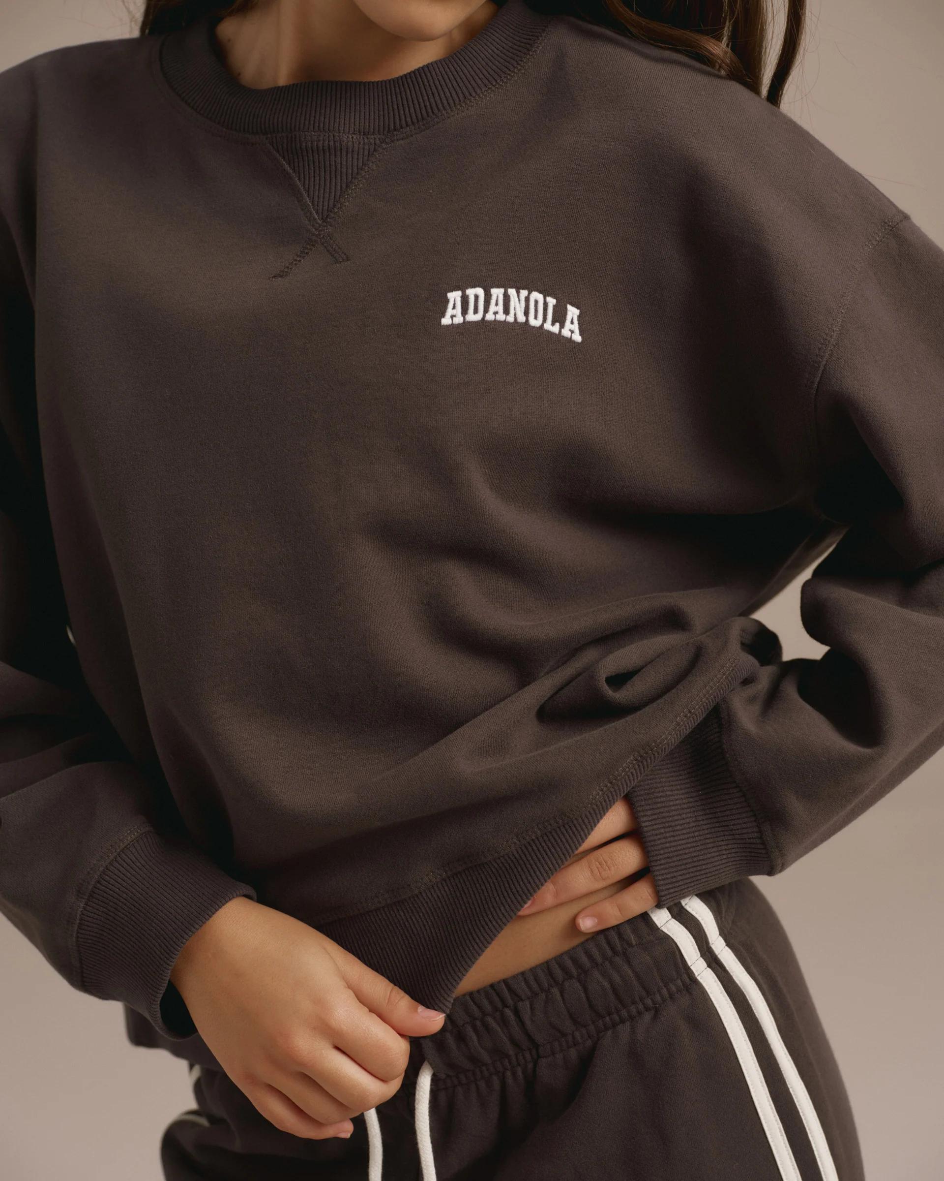 Varsity Loose Fit Sweatshirt - Washed Coffee Bean/Marshmallow White - Image 3