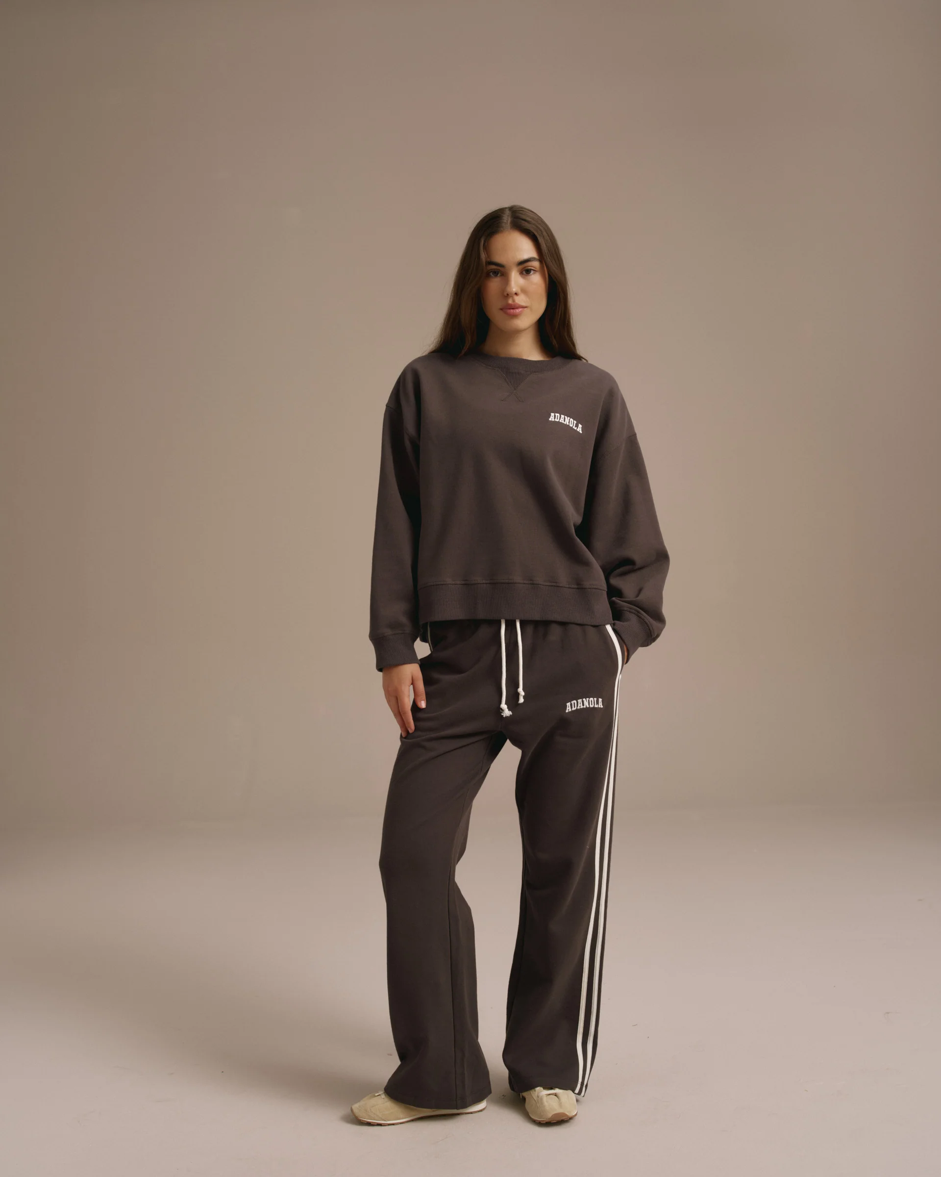 Varsity Loose Fit Sweatshirt - Washed Coffee Bean/Marshmallow White - Image 4